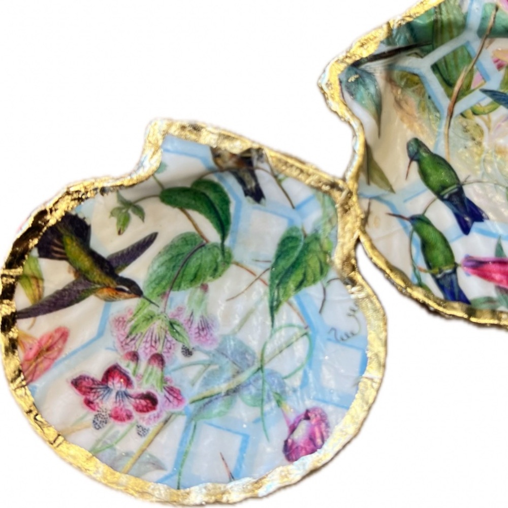 Floral Hummingbird Jewelry Seashell Dish - Gold Trim